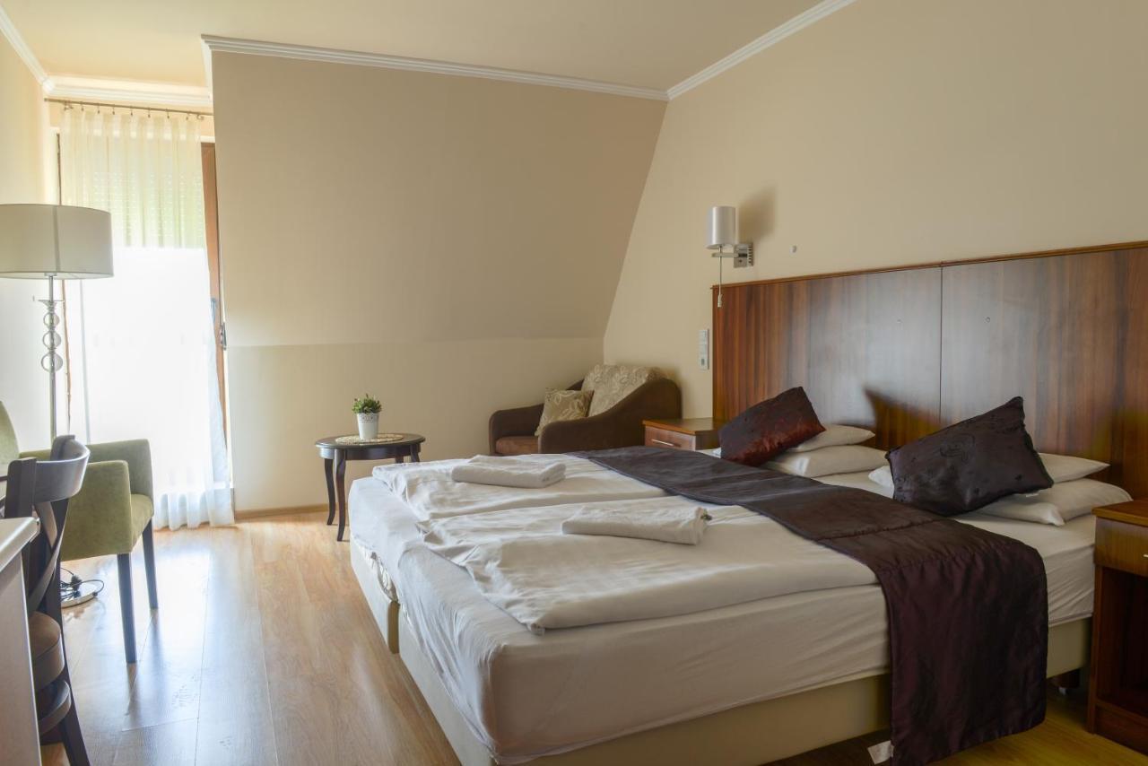 Bed and Breakfast Petreny Borpanzio Egerszalók Exteriér fotografie