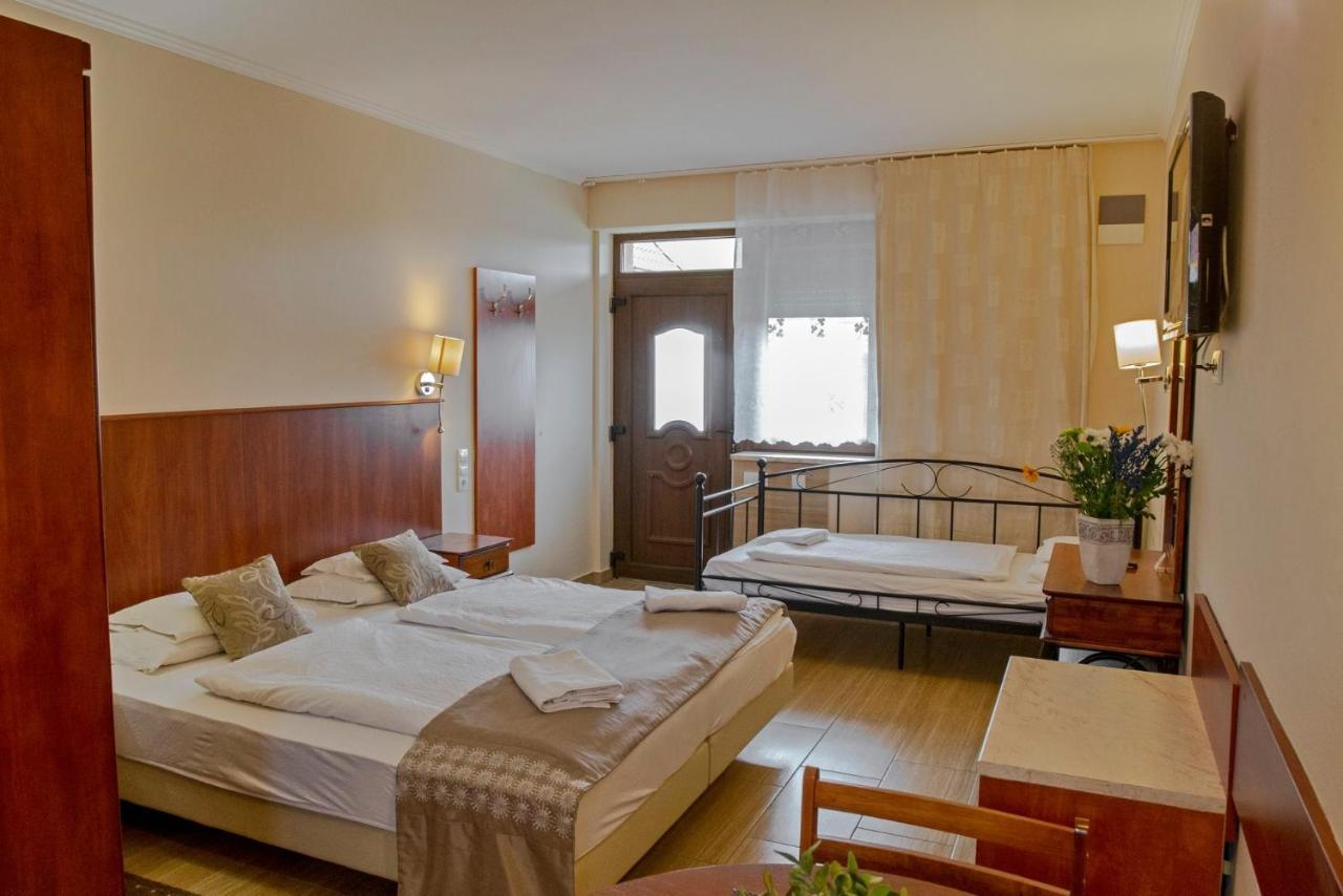 Bed and Breakfast Petreny Borpanzio Egerszalók Exteriér fotografie