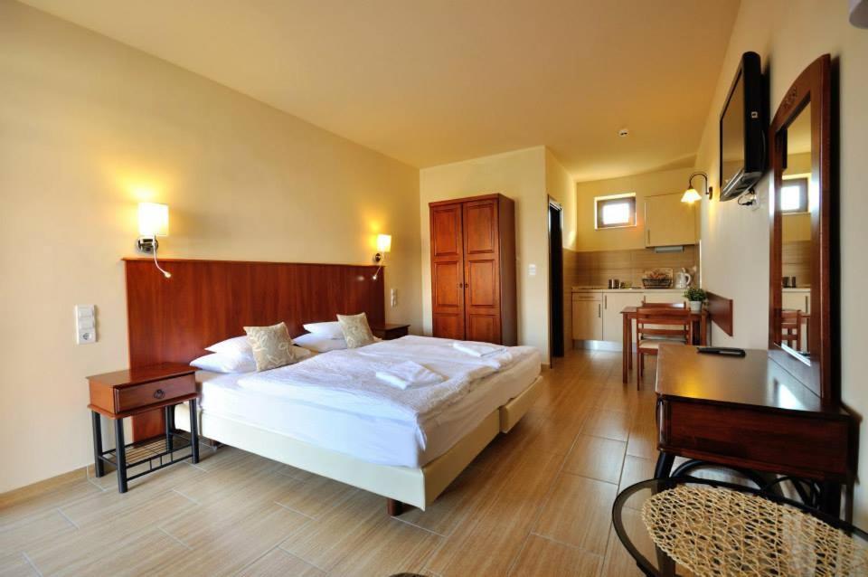 Bed and Breakfast Petreny Borpanzio Egerszalók Exteriér fotografie