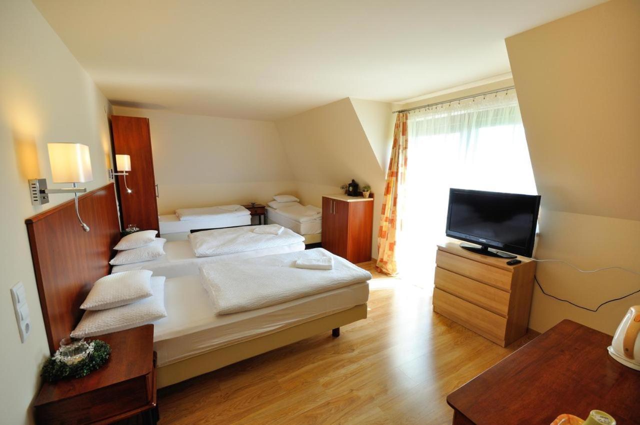 Bed and Breakfast Petreny Borpanzio Egerszalók Exteriér fotografie